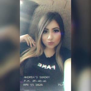 Meet your Posher, Andrea